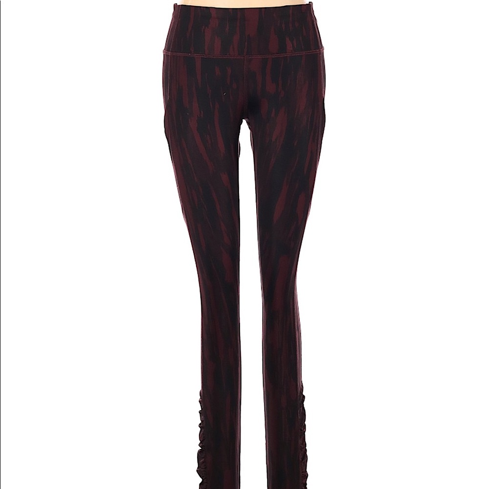 Lululemon size 6 yoga pants